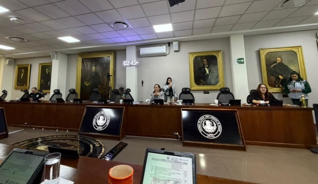 Diputados pasan lista, dejan su curul y faltan a sesiones