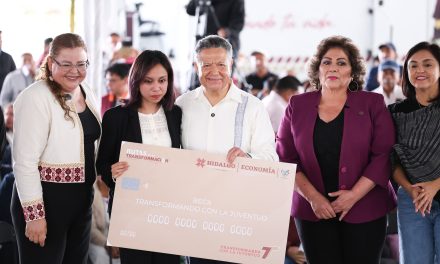 Menchaca lleva obra pública a Santiago de Anaya