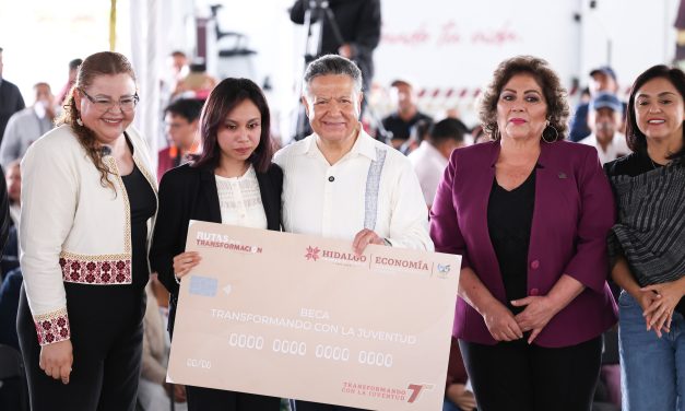 Menchaca lleva obra pública a Santiago de Anaya