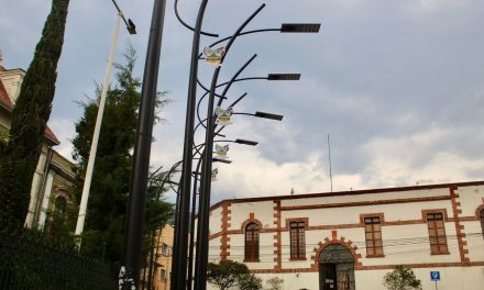 Analizan reubicar luminarias retiradas de la alcaldía de Pachuca