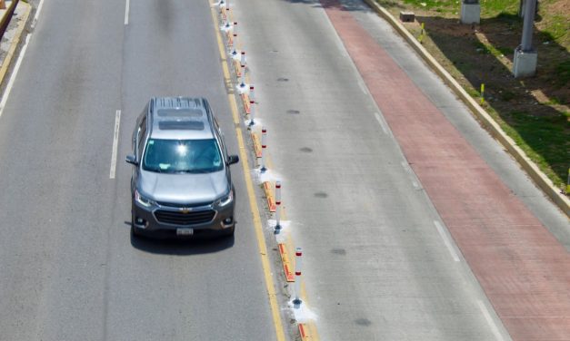 Multas de hasta 3 mil pesos por invadir carril confinado