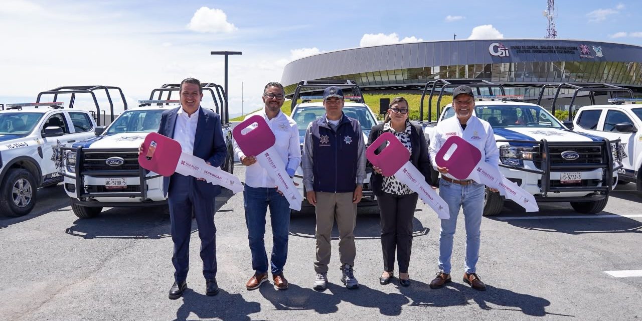 Entregan patrullas para fortalecer la seguridad en cinco municipios