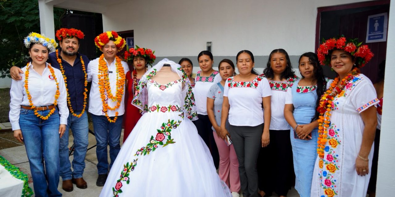 Inauguran tres paradores artesanales en Huasteca