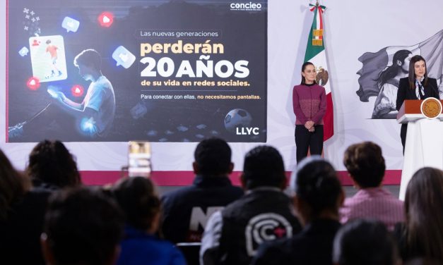 Sheinbaum advierte por exceso de redes sociales en infancias