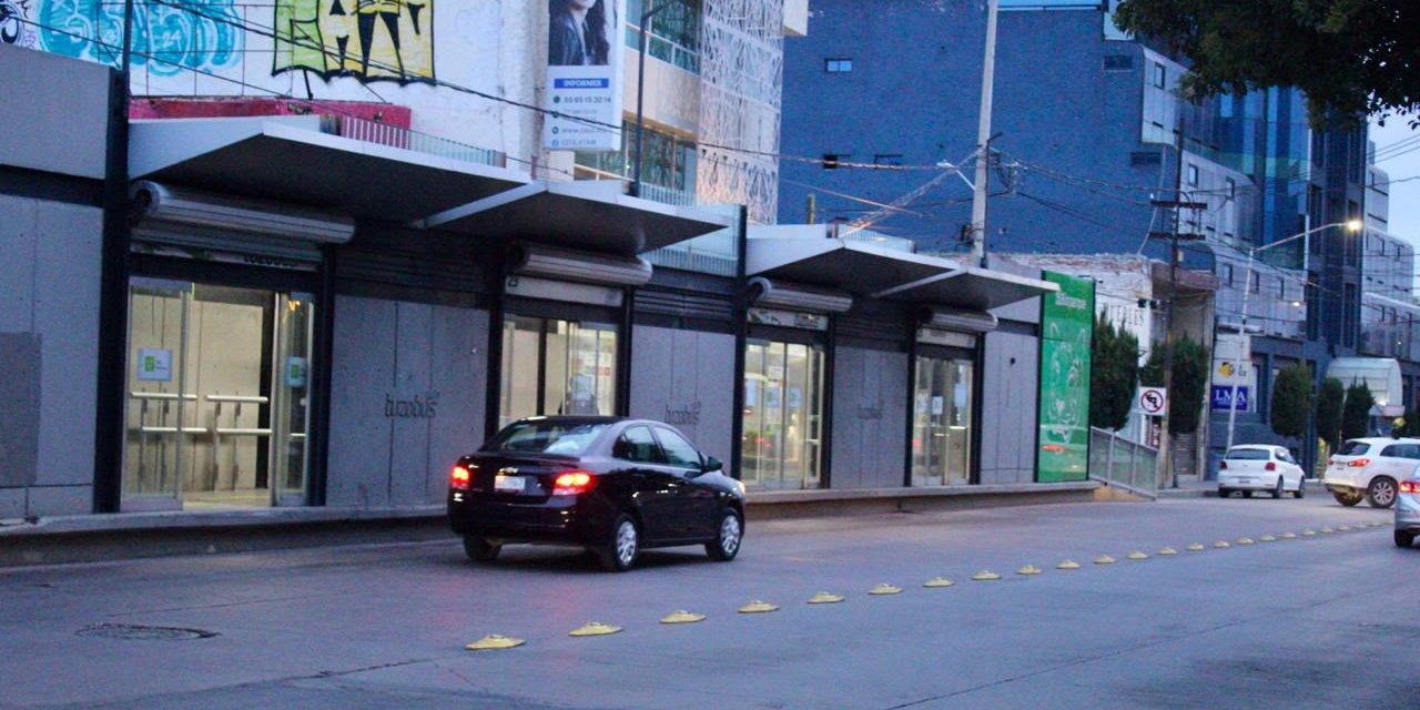 Suman más de 170 amonestaciones por invadir carril confinado