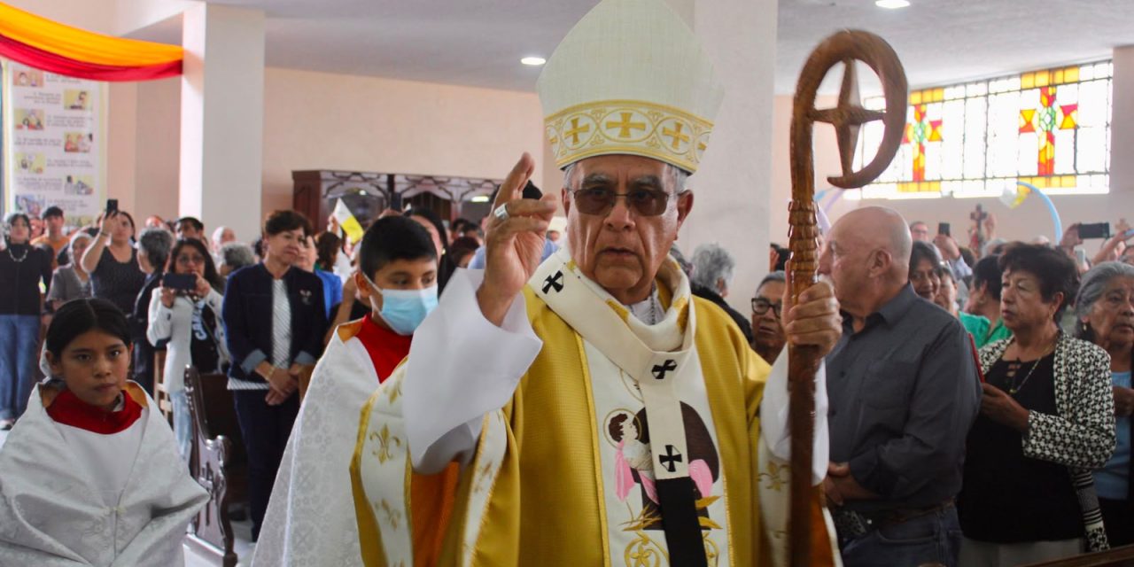 Pide Arzobispo de Tulancingo seguir a Cristo ante cambios parroquiales