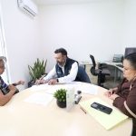 Adultos mayores sufren abusos en prestaciones