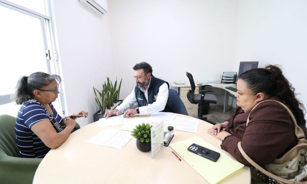 Adultos mayores sufren abusos en prestaciones