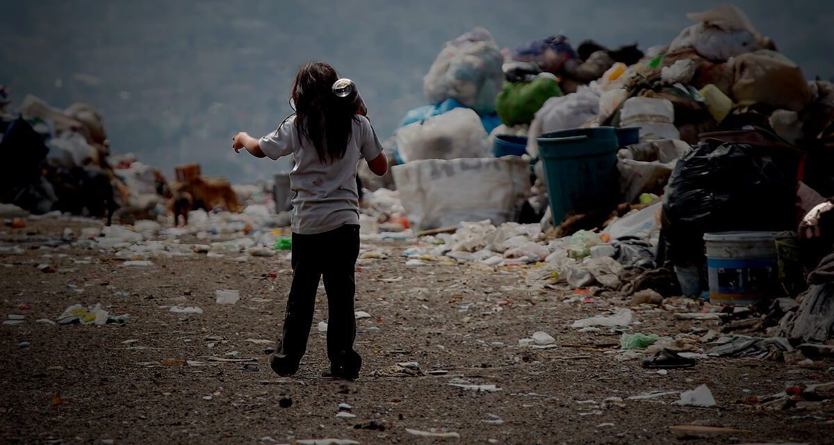 Dejaron la pobreza 170 mil hidalguenses en 7 años: Inegi