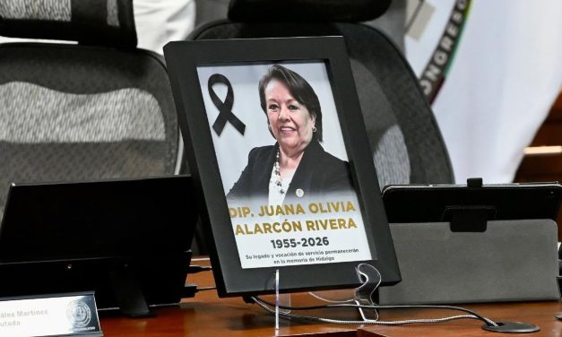 Diputados honran legado de Juana Alarcón