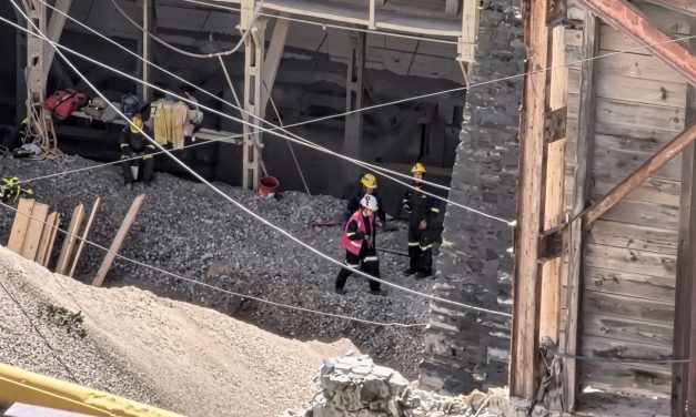 Mueren dos trabajadores sepultados por material en mina de Pachuca