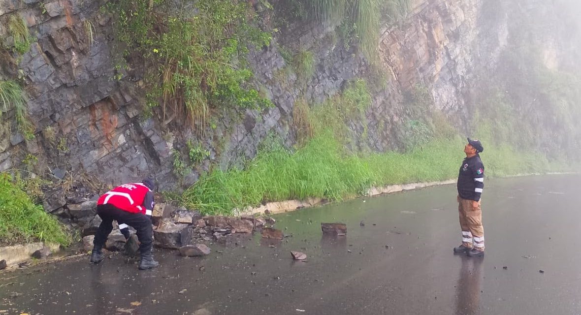 Alertan por lluvias, bajas temperaturas y riesgo de derrumbes