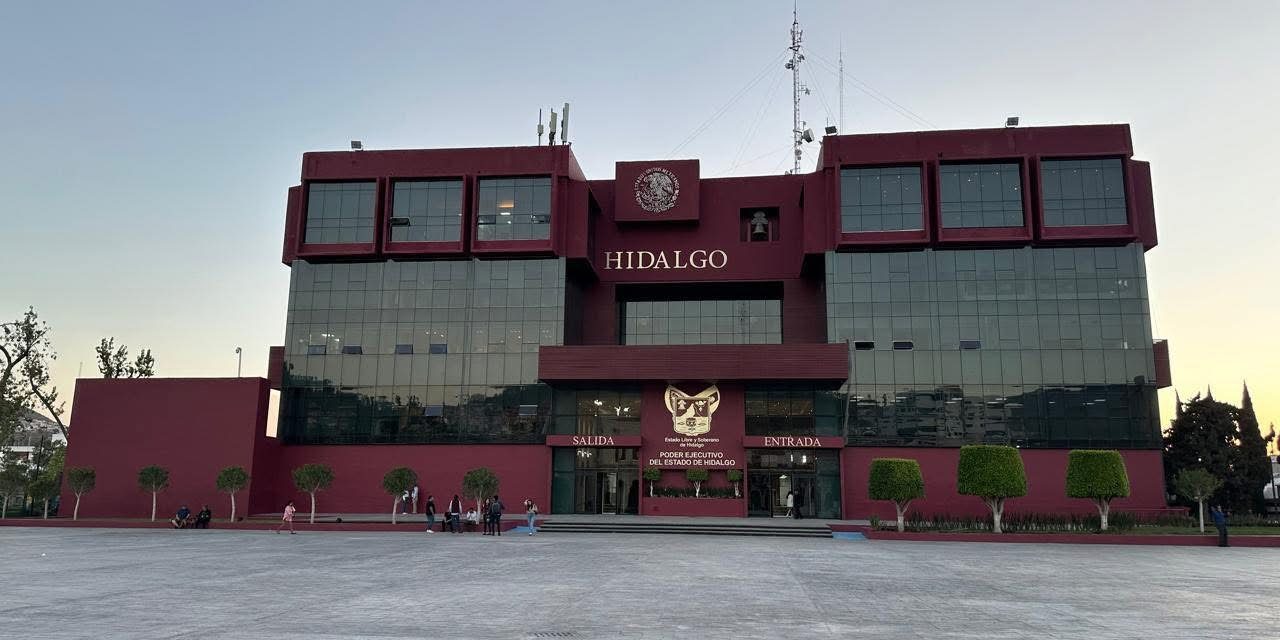 Van 10 servidores públicos procesados o separados por irregularidades