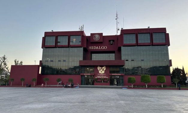 Van 10 servidores públicos procesados o separados por irregularidades