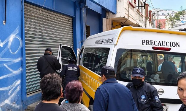Combi atropella a mujer en pleno centro de Pachuca