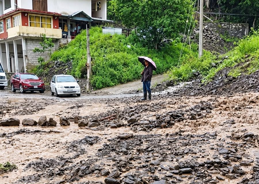Chubascos colapsan regiones en Hidalgo
