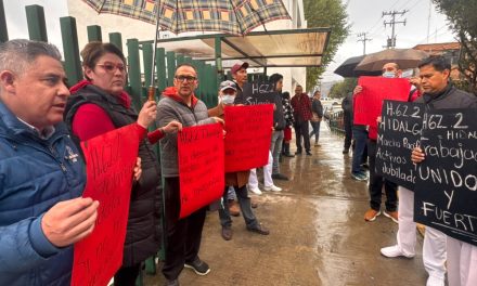Protestan trabajadores del IMSS por falta de insumos y abusos sindicales