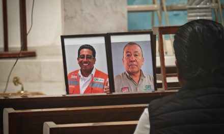 Dan último adiós en Tulancingo a trabajadores de CFE