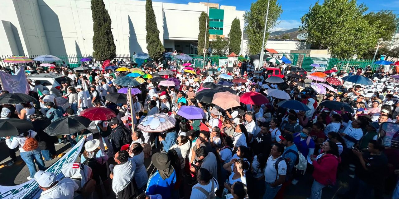 Trabajadores del IMSS vuelven a marchar en Pachuca