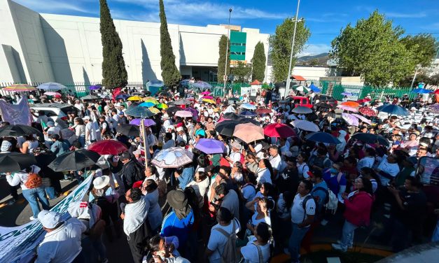 Trabajadores del IMSS vuelven a marchar en Pachuca