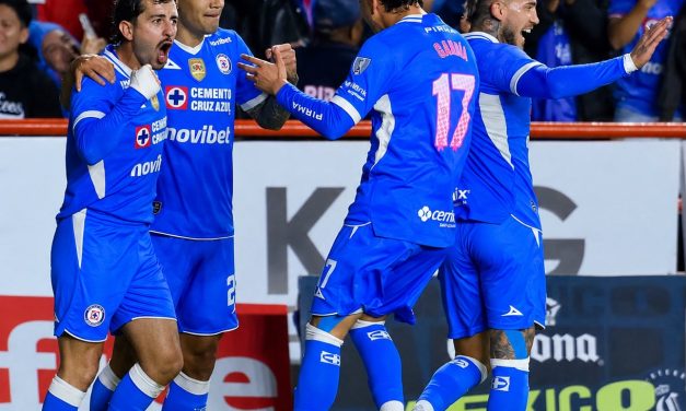 Cruz Azul derrota 2-1 a Pachuca en el Hidalgo