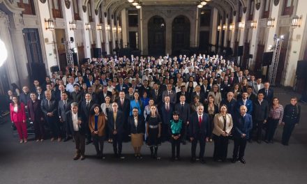 Menchaca revisa con Sheinbaum avances de vivienda y del IMSS-Bienestar