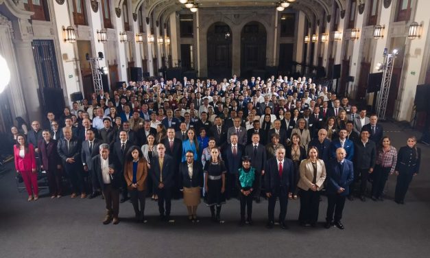 Menchaca revisa con Sheinbaum avances de vivienda y del IMSS-Bienestar