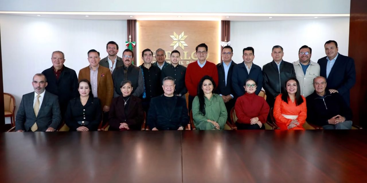Menchaca confirma a tres funcionarios en proceso interno de Morena