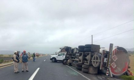 Accidente destapa traslado de 29 mil litros de huachicol en Zempoala